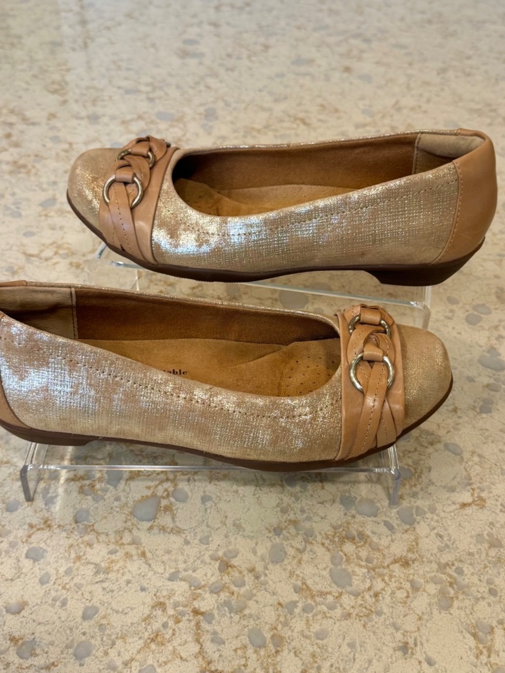 NWOB, Women's Size 7M Ballet flats by Soft Spots Tan & Gold Leather Arch Support